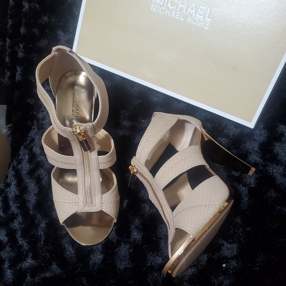 Michael kors shoes - Picture 2 of 5